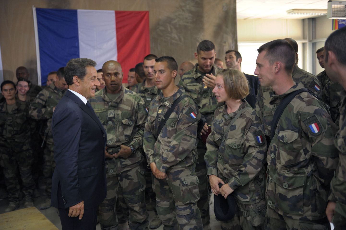 President Sarkozy rääkimas Prantsusmaa sõduritega Afganistanis