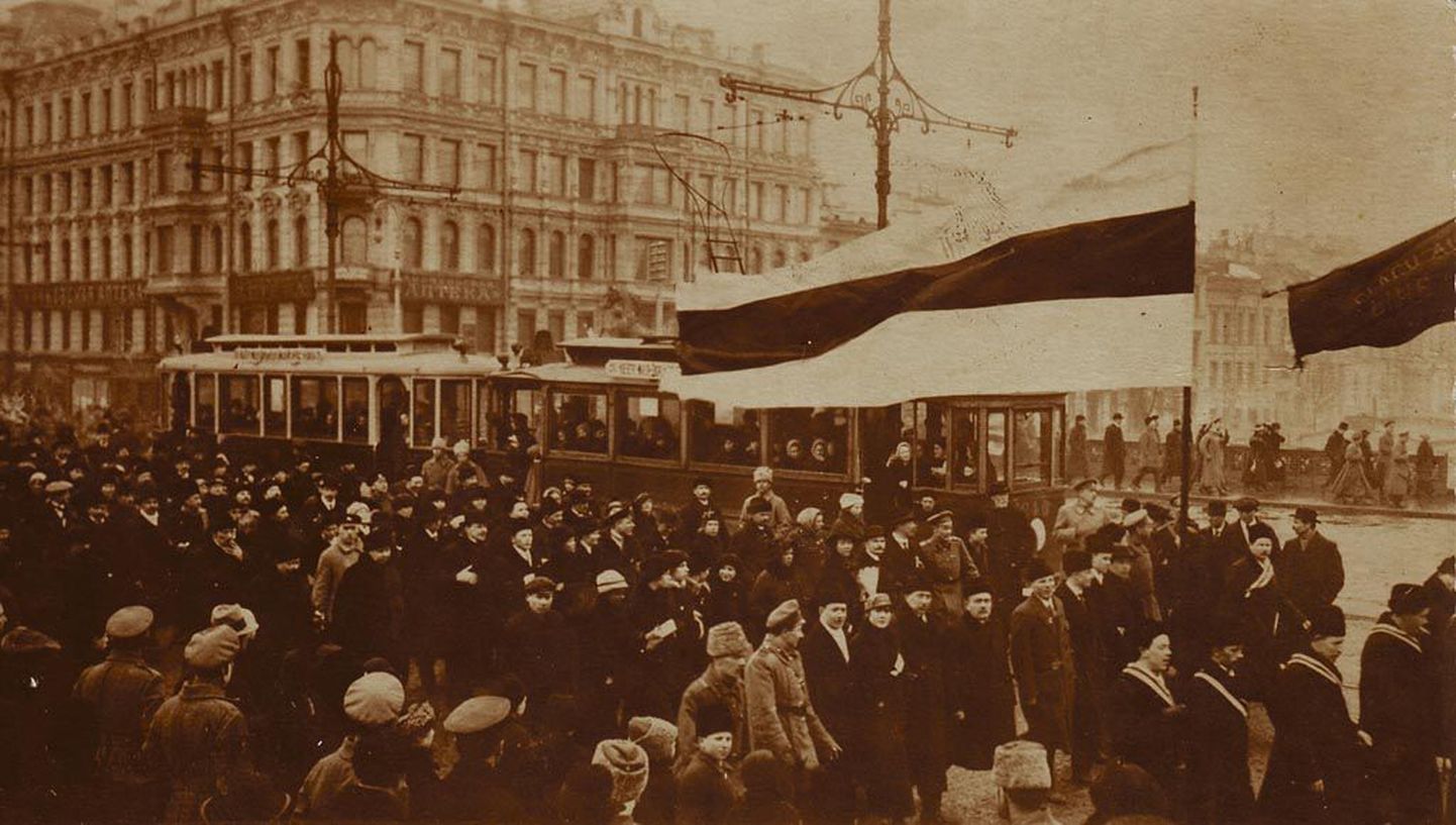 Eestlaste manifestatsioonist Petrogradis 1917. aasta varakevadel jäi alla aasta Eesti Vabariigi väljakuulutamiseni Pärnus. See ja Mihkel Lülli foto avaldatakse esimest korda.