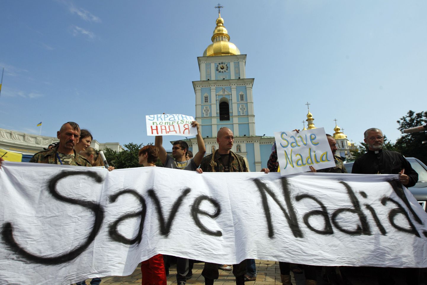 Kiievisse kogunenud meeleavaldajad nõuavad Nadja (Nadežda) Savtšenko vabastamist.