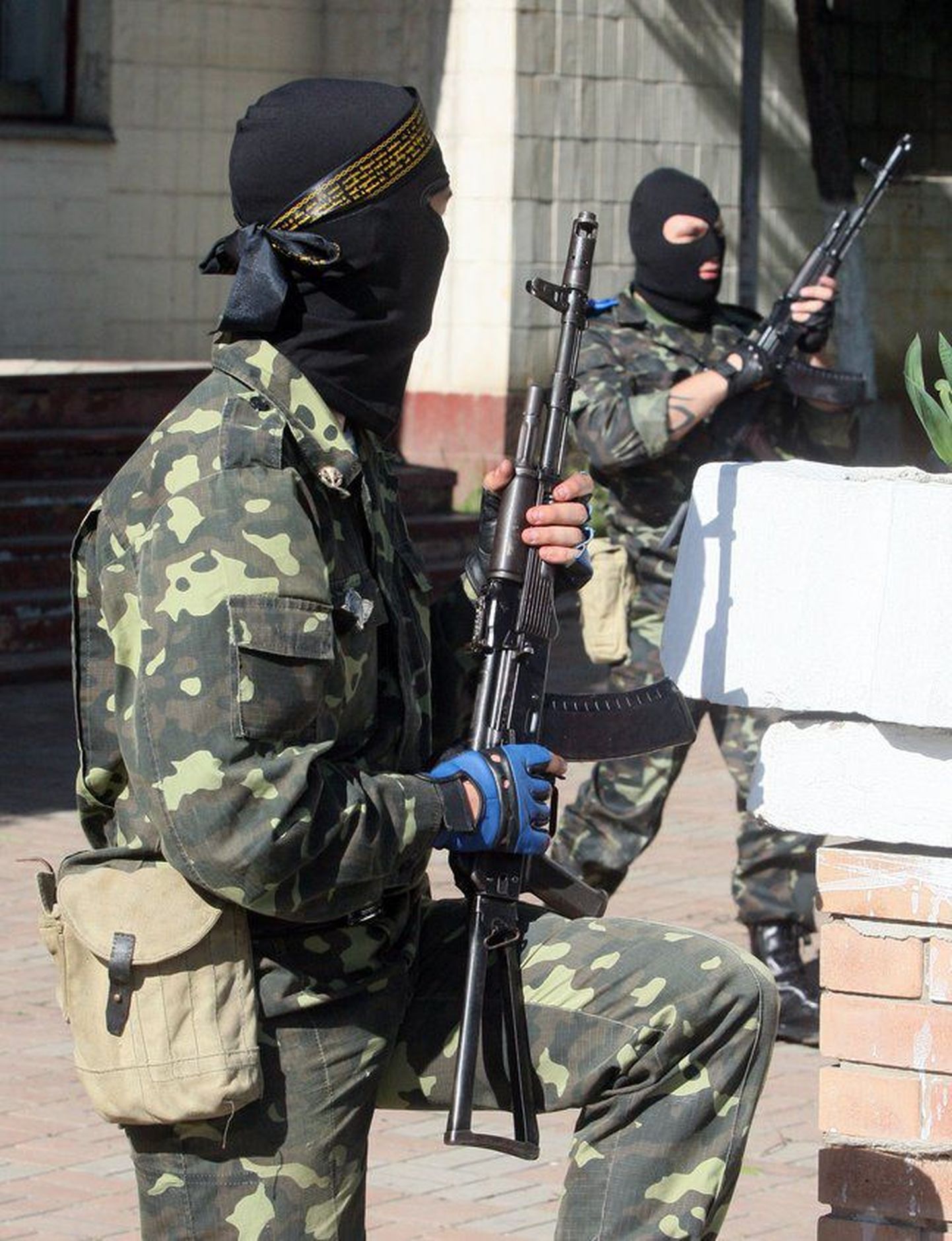 Вооруженные террористы в Донецкой области.