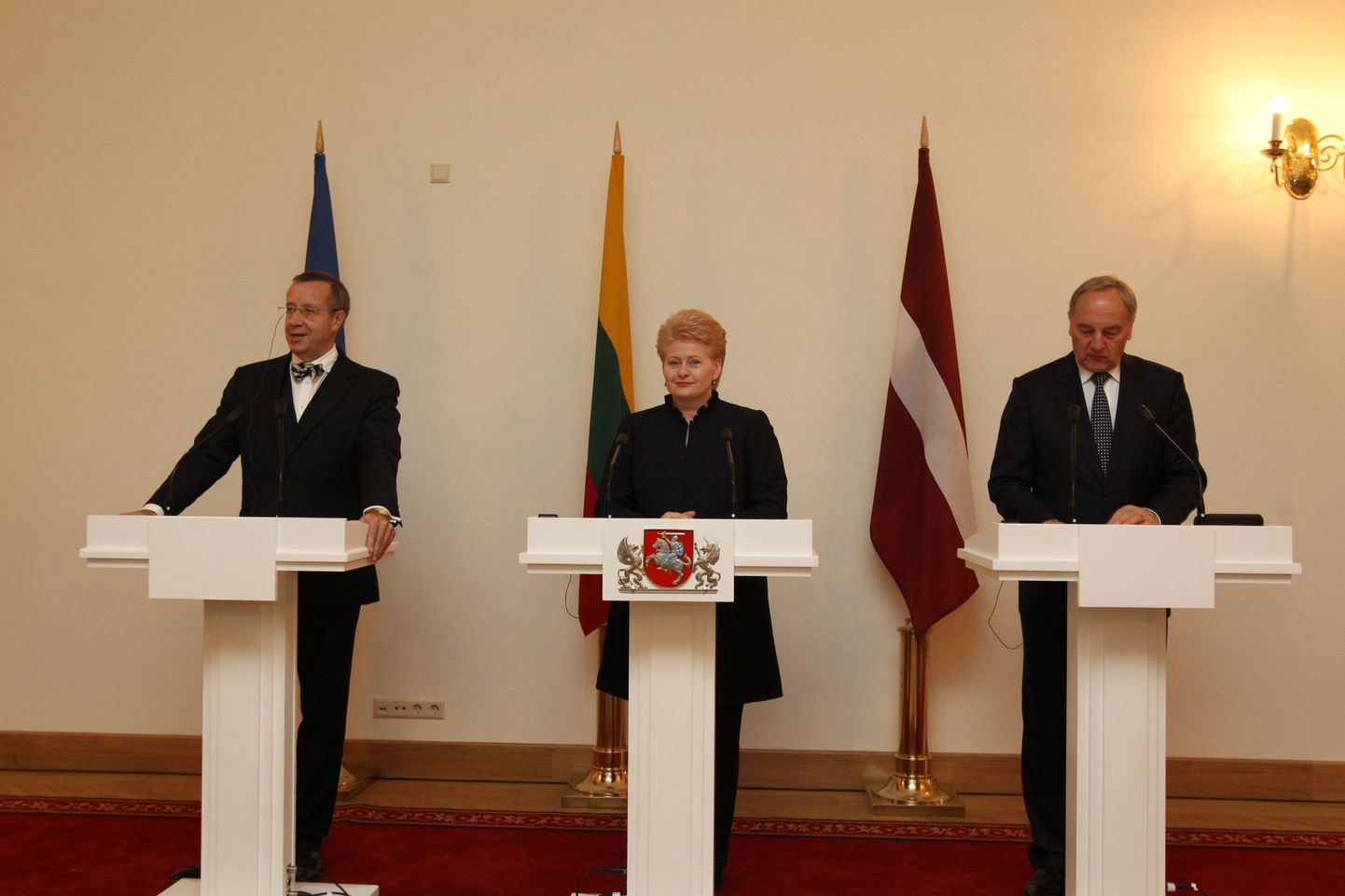 Eesti president Toomas Hendrik Ilves, Leedu president Dalia Grybauskaitė ja Läti president Andris Bērziņš.