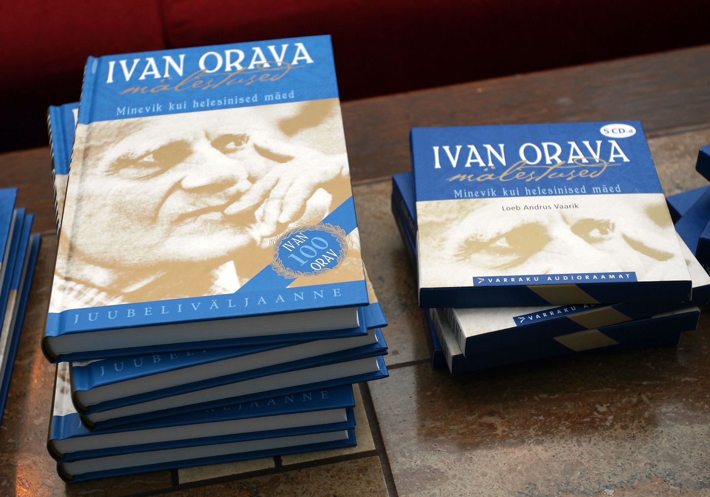 Vana sepa mälestusteraamatu «Ivan Orava mälestused. Minevik kui helesinised mäed» kolmas trükk.