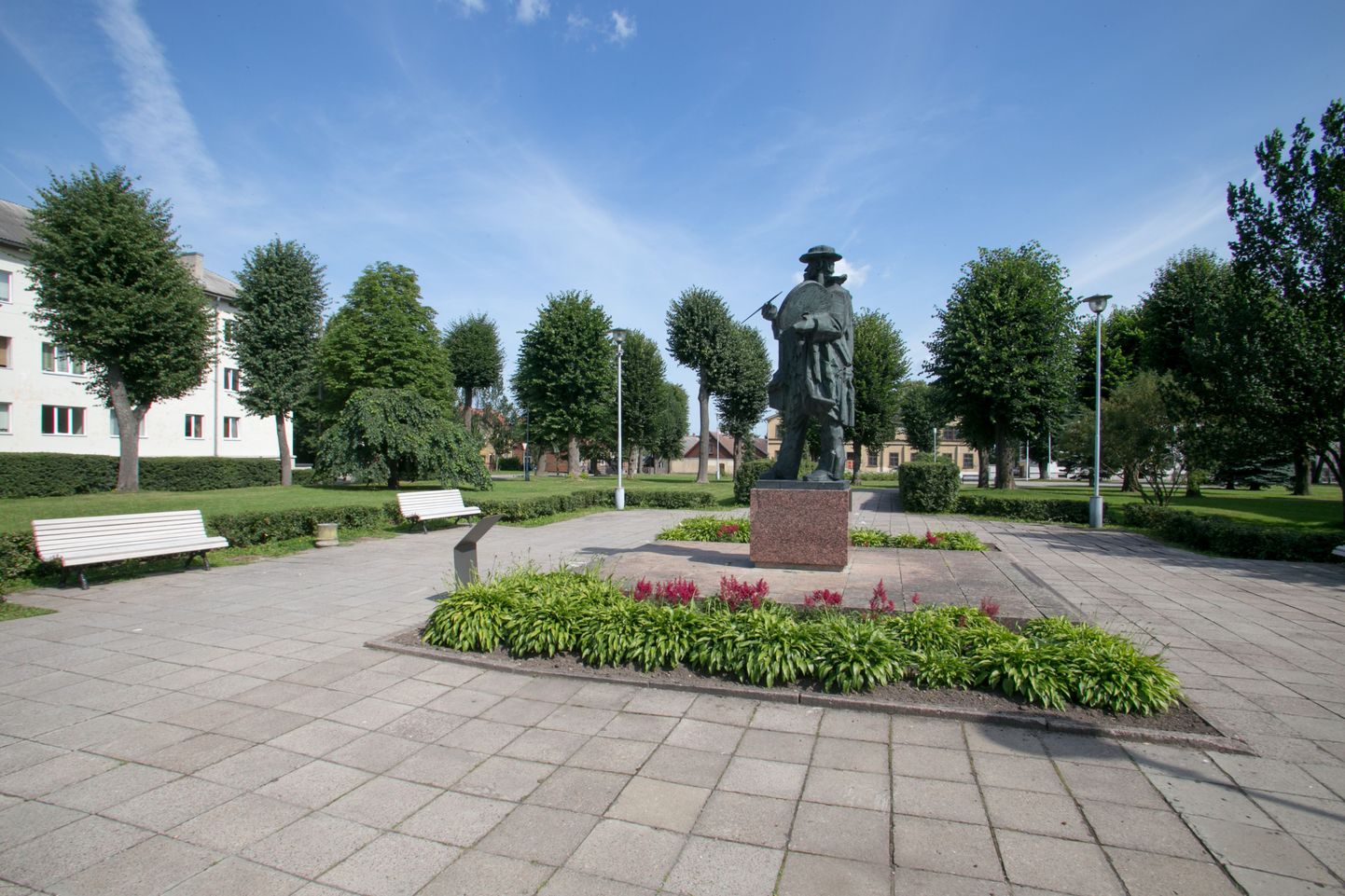 Viljandi kesklinnas Raekoja ja Köleri pargis ning Laidoneri platsil algasid ehitustööd.