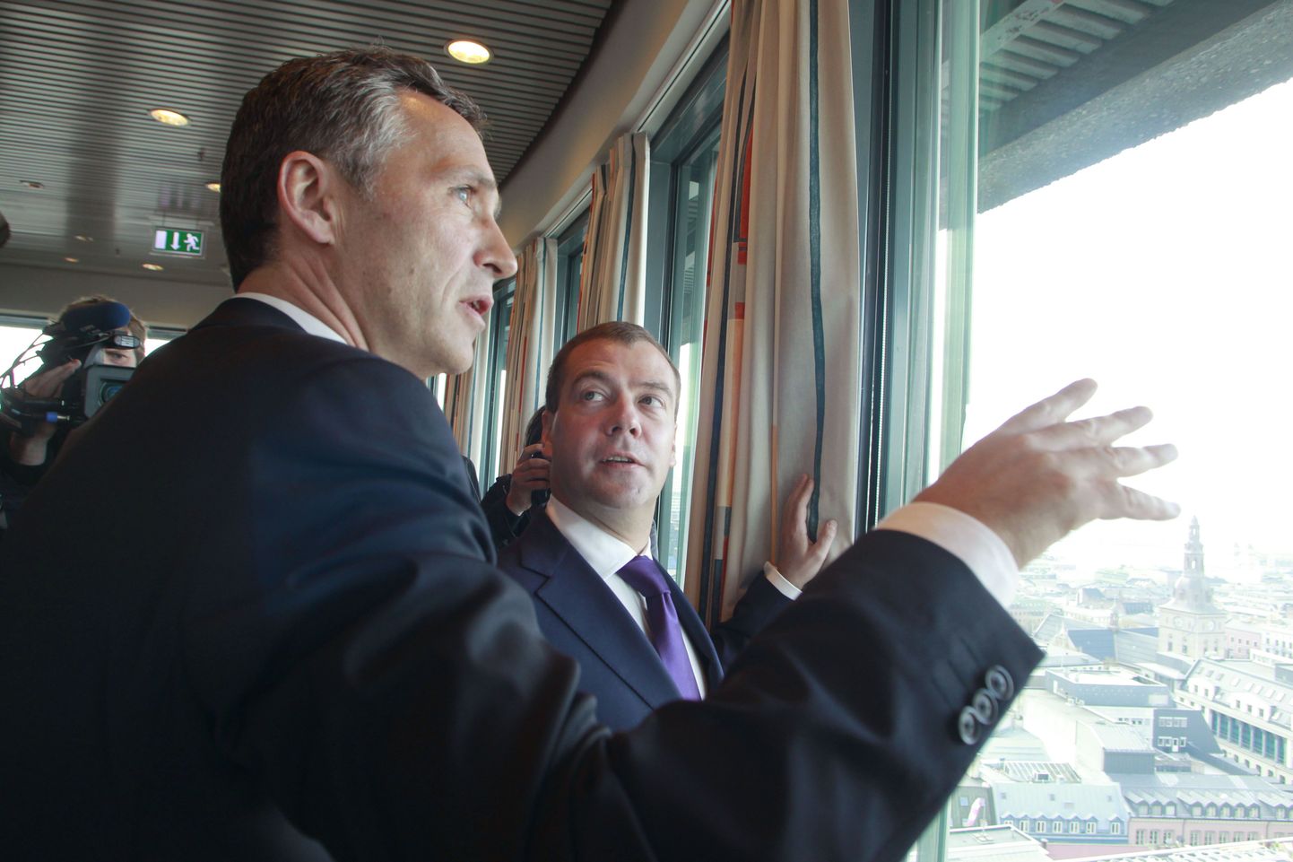 Vene president Dmitri Medvedev koos Norra peaministri Jens Stoltenbergiga (esiplaanil).