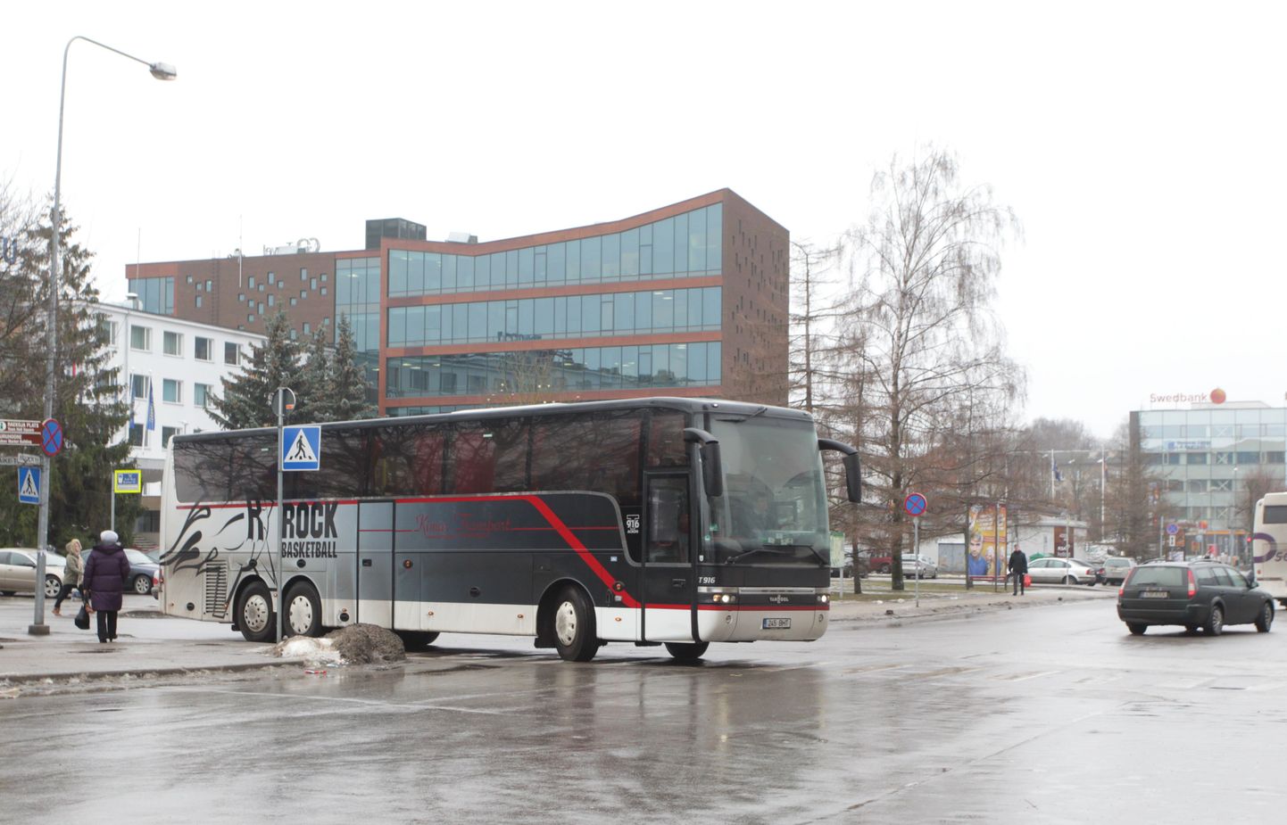 Täna lõunal saabus Tartusse Krasnõje Krõlja korvpallimeeskond, kellega TÜ/Rock läheb vastamisi homme toimuvas EuroChallenge'i mängus.