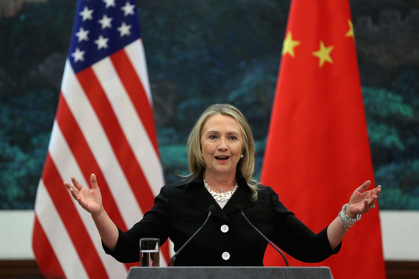 Hillary Clinton visiidil Hiinas.