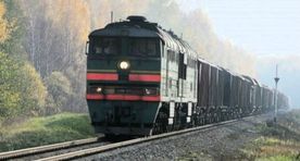 В России женщина с ребенком на руках вышла на пути перед приближающимся поездом