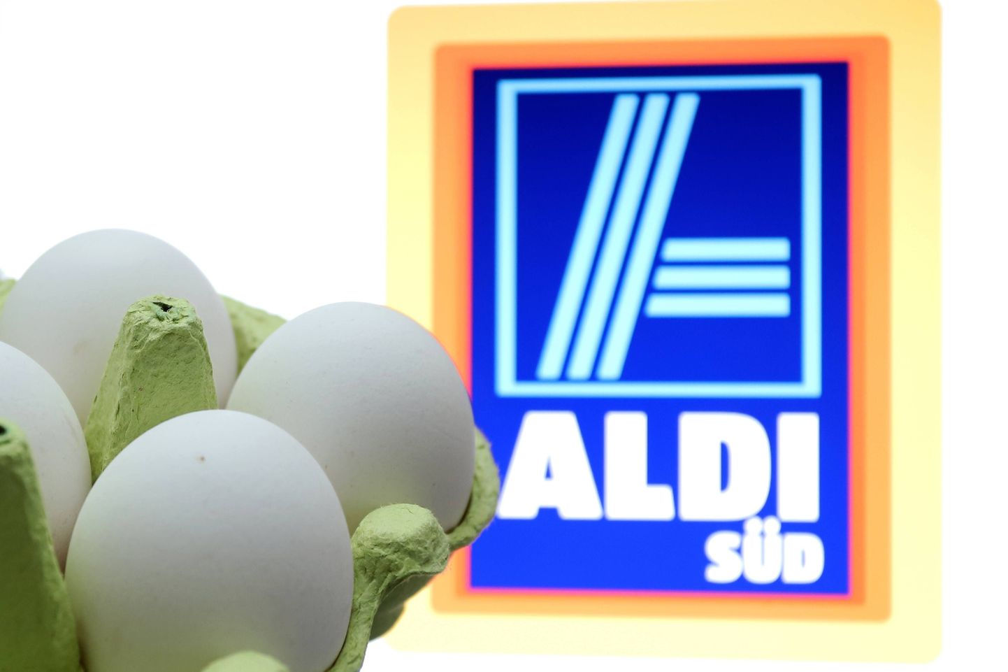 Saksa toidukett Aldi korjas müügilt kõik munad.