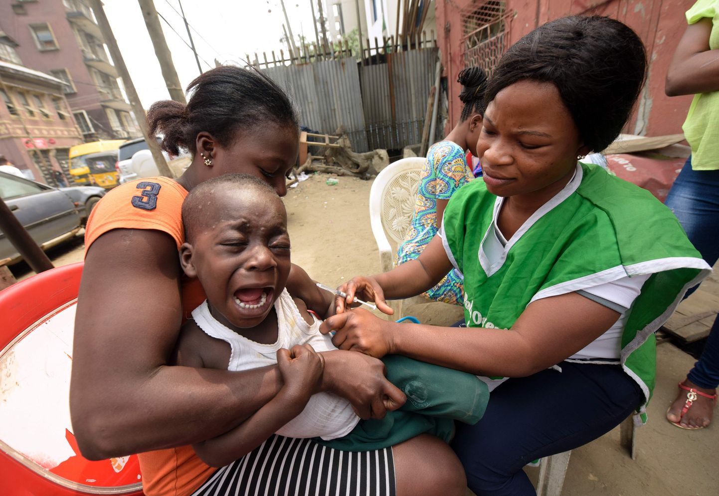 Vaktsineerimine Nigeeria pealinna Lagose tänaval. Foto on illustreeriv.