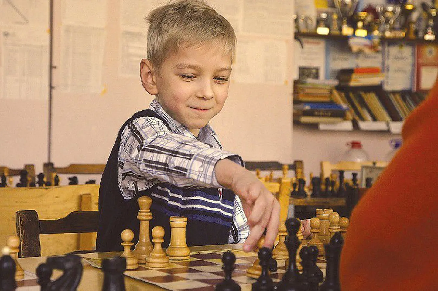 Игра в шахматы доставляет Кириллу Чукавину большое удовольствие.