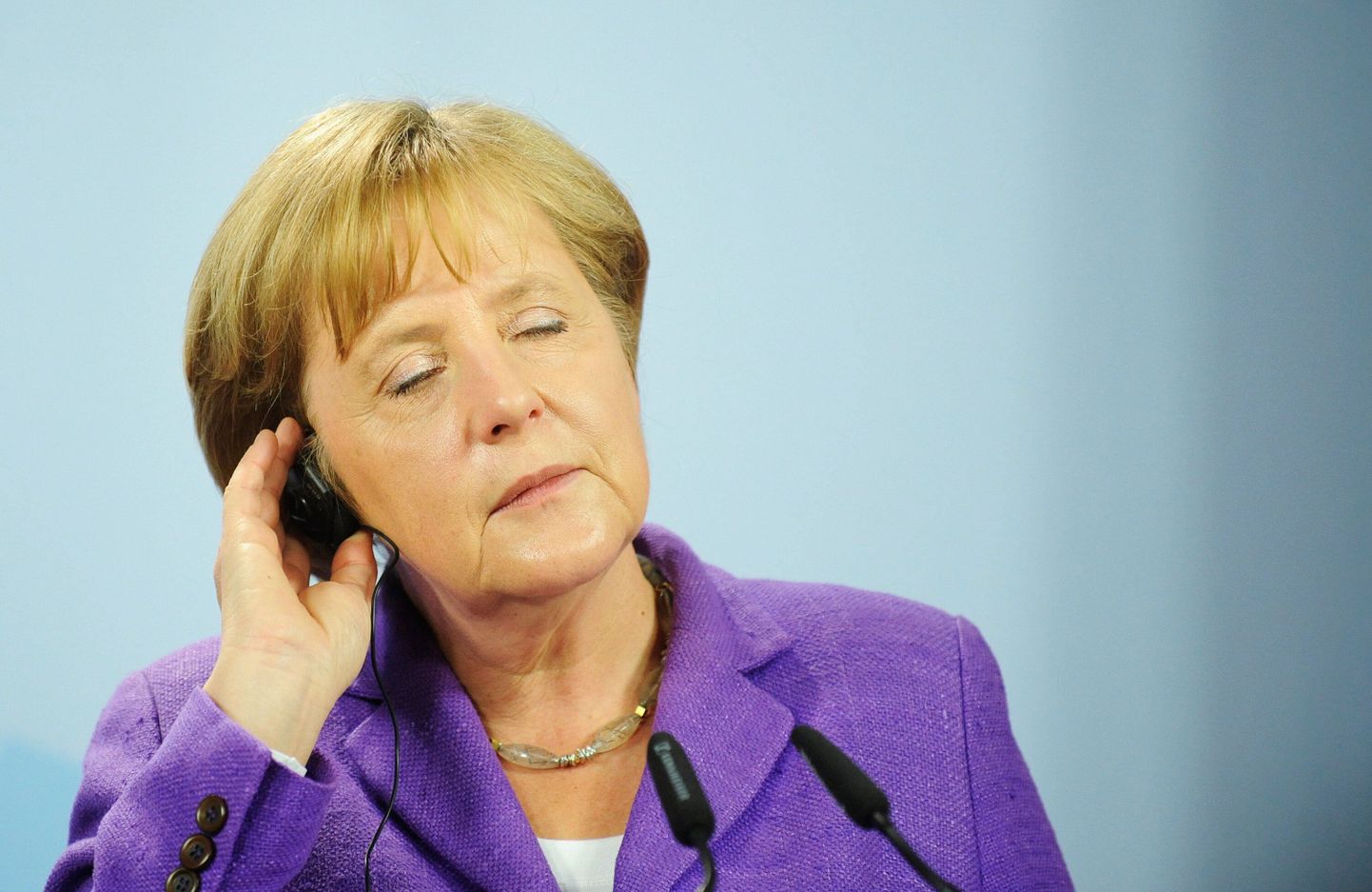 Ангела Меркель прислушивается к России.