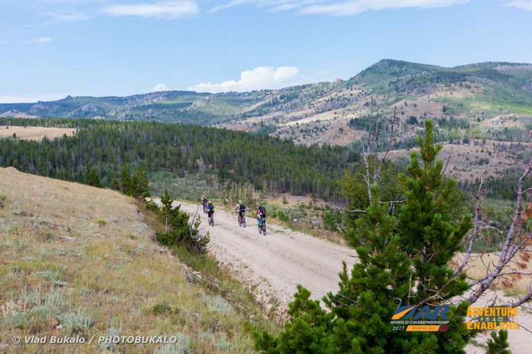 Eesti võistkond ACE Adventure Team jalgrattaetapil seiklusspordi MMil Wyomingis USAs.