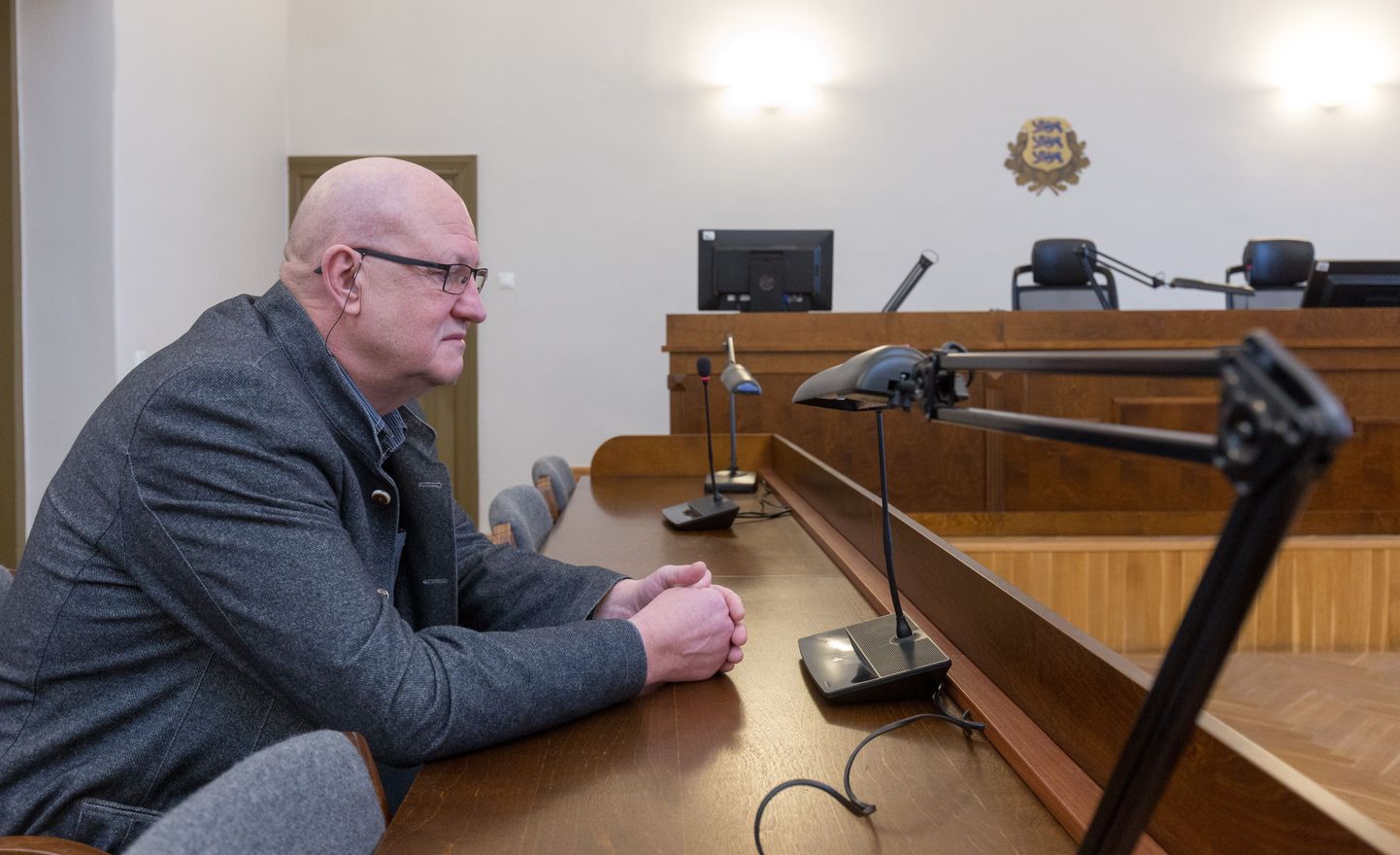 Tauno Tuula 7. märtsil Viljandi kohtumajas kohtuotsuse kuulamise eel.
