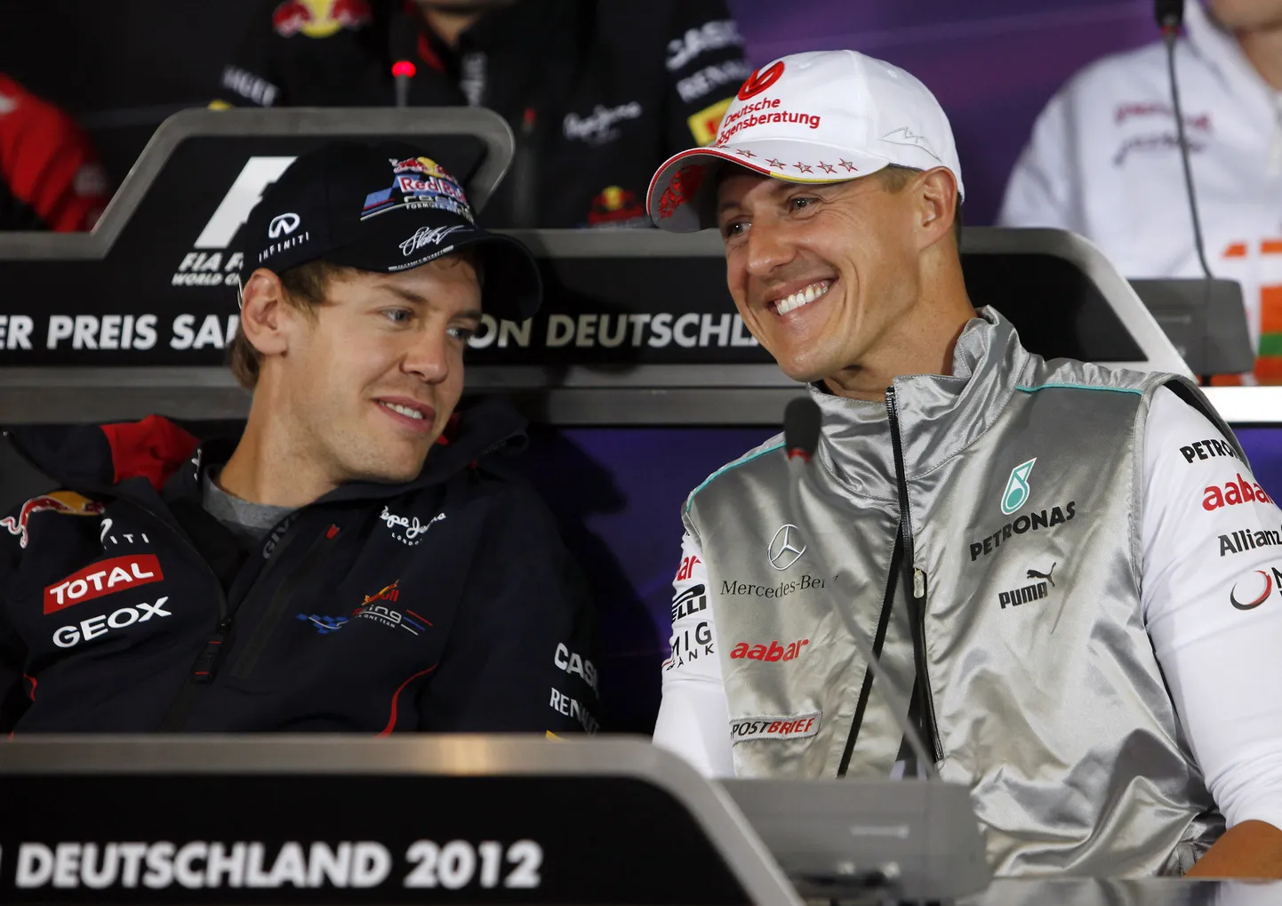 Sebastian Vettel (vasakul) ja Michael Schumacher