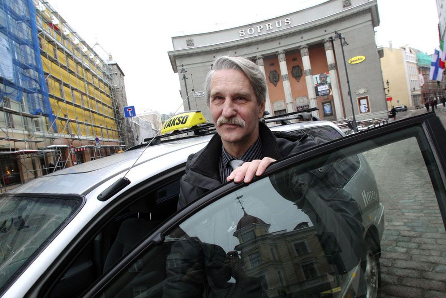 Lembit Poolaku sõnul teenivad taksojuhid sageli elatusmiinimumile lähedast sissetulekut, sest turg on teenusepakkujatest küllastunud.