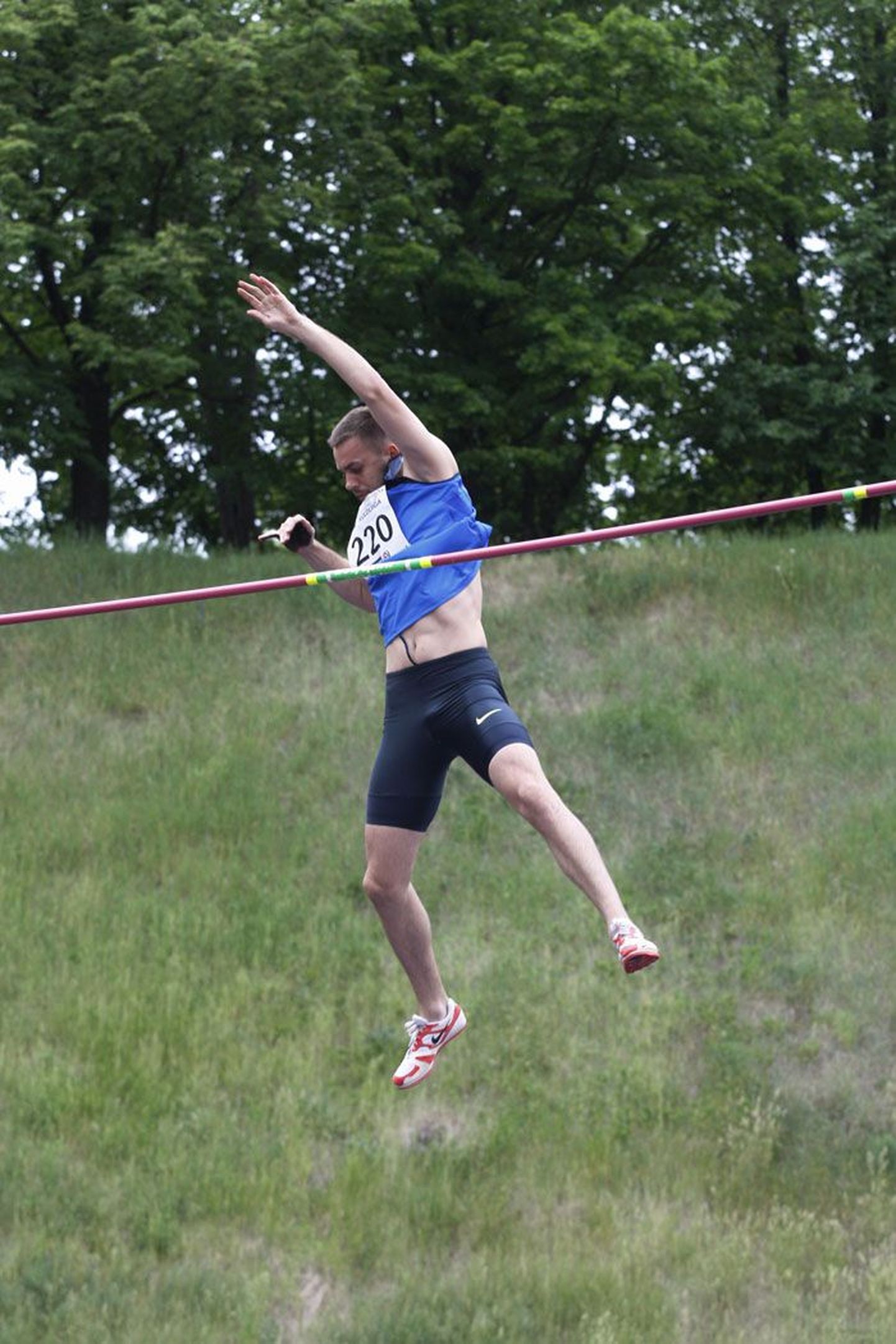 Mitmevõistleja Kristjan Rahnu püstitas Tartus teivashüppes uue isikliku rekordi.