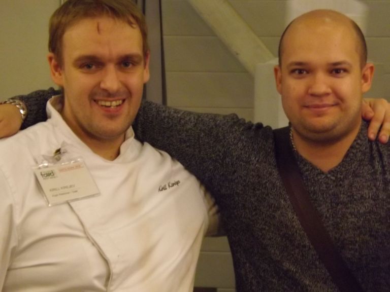 Настоящие друзья!Новый шеф-повар ресторана ENZO Роман Сокальский (справа) пришел поддержать лучшего друга Кирилла Киреева.