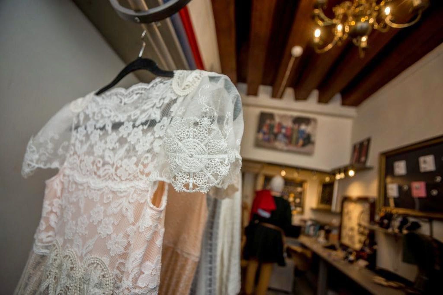 Rüütel ja Roos showroom-ateljee Tallinna vanalinnas.