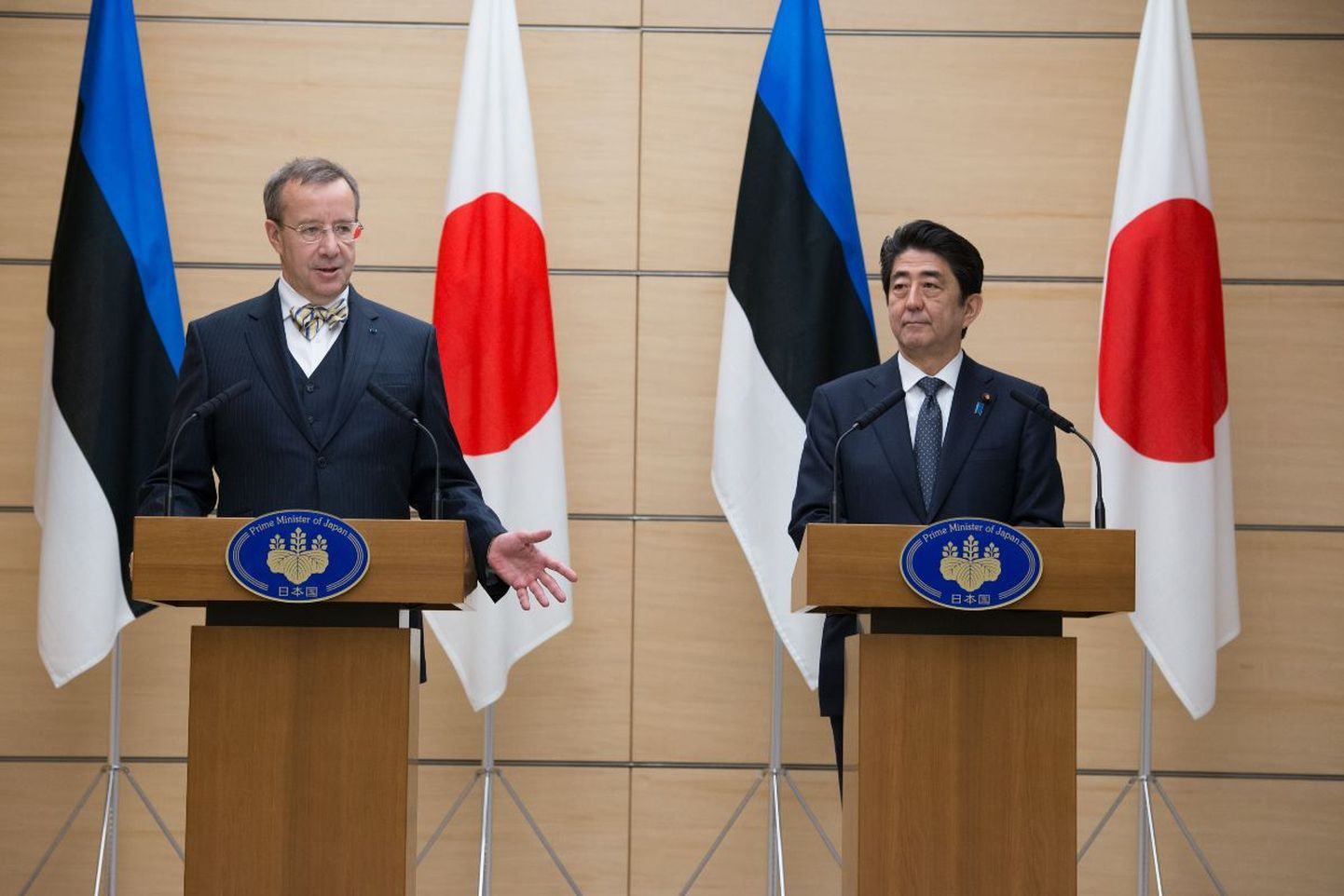 President Toomas Hendrik Ilves ja Jaapani peaminister Shinzõ Abe.