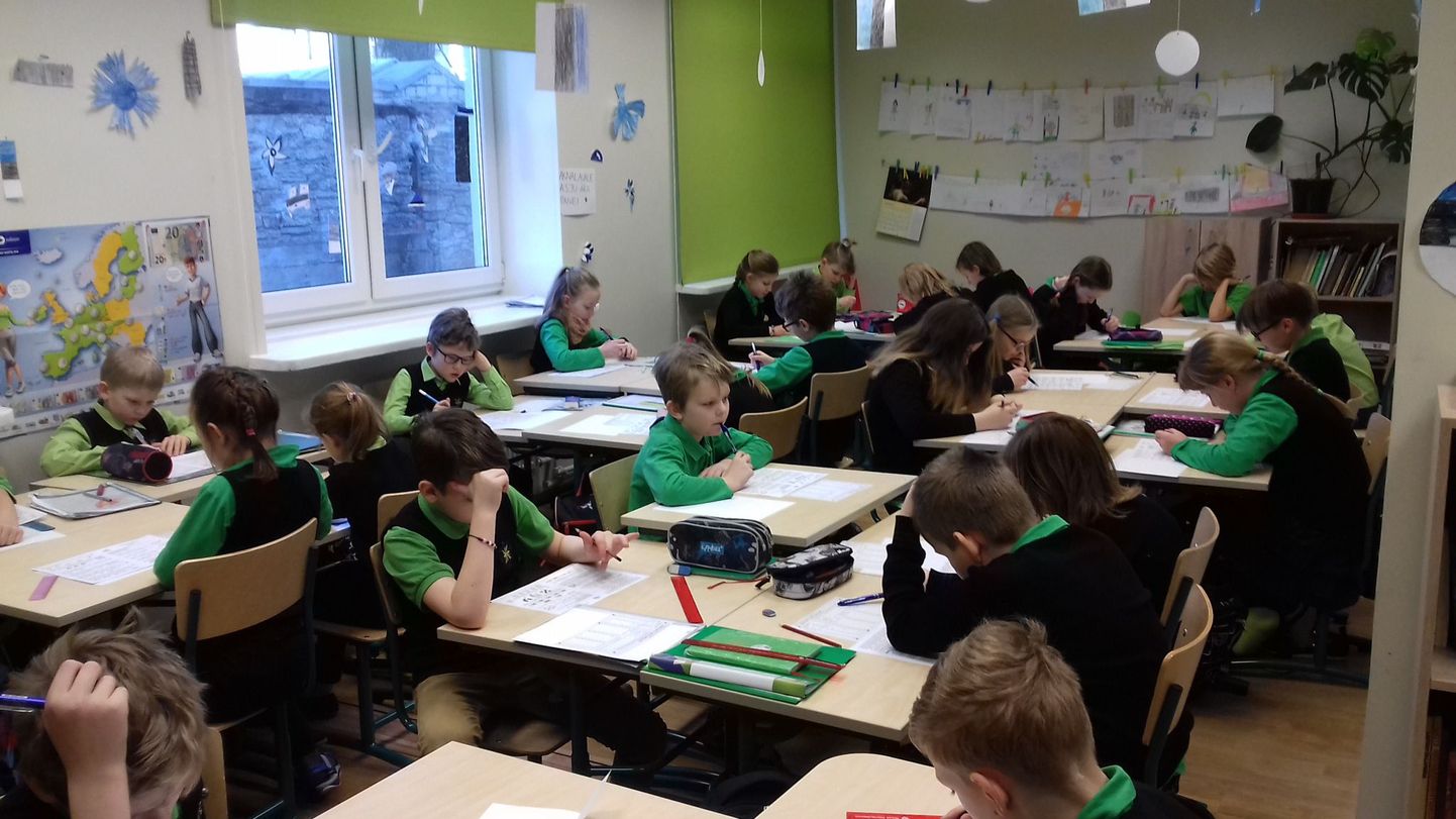 Känguru matemaatikavõistluse ülesannete lahendamine Kaarli koolis Tallinnas.