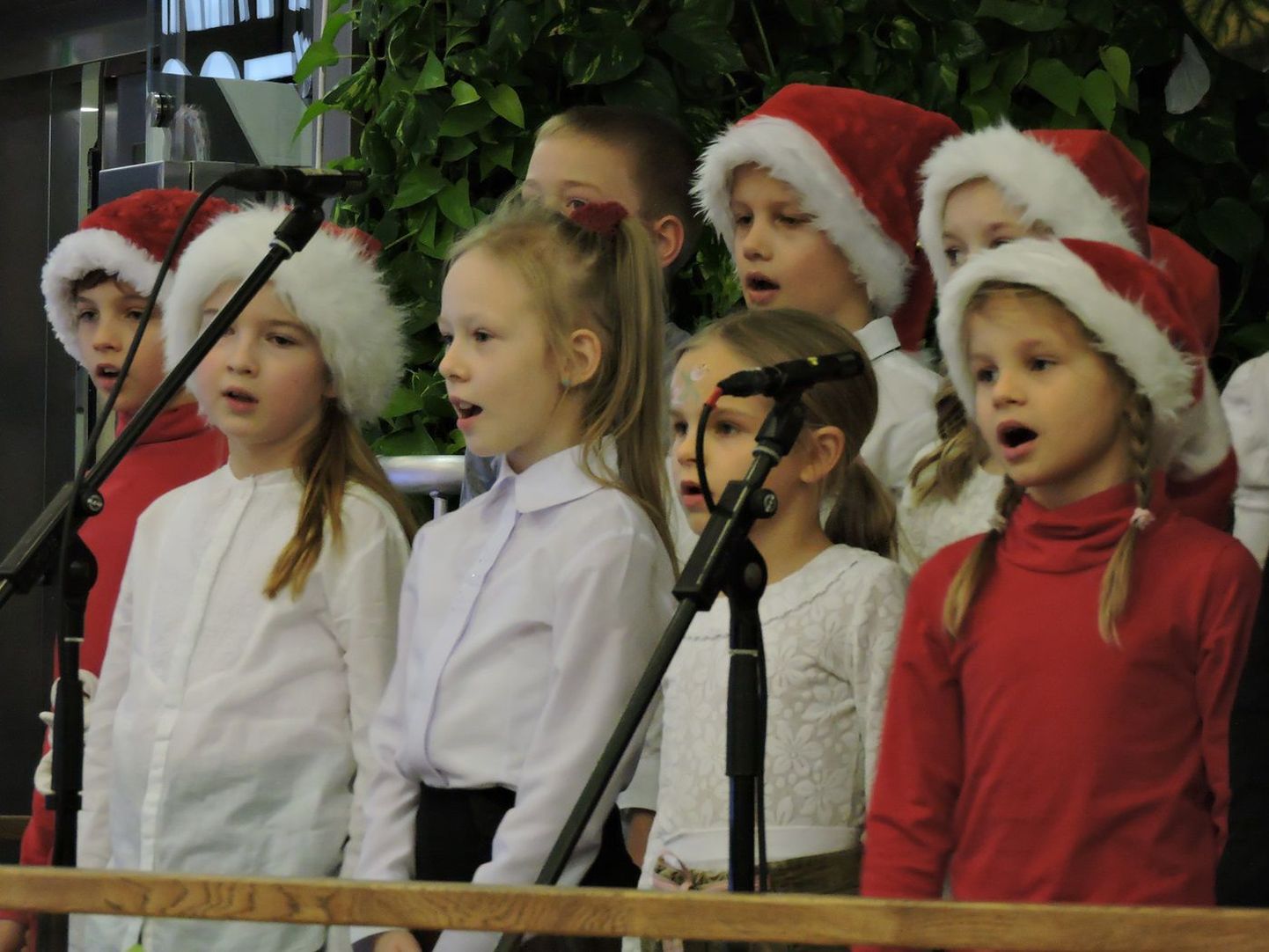 Vabakooli heategevuslikul jõululaadal astuvad ples kooli, loovuskeskuse ja Pärnu kunstide maja õpilased. Arhiivifoto.