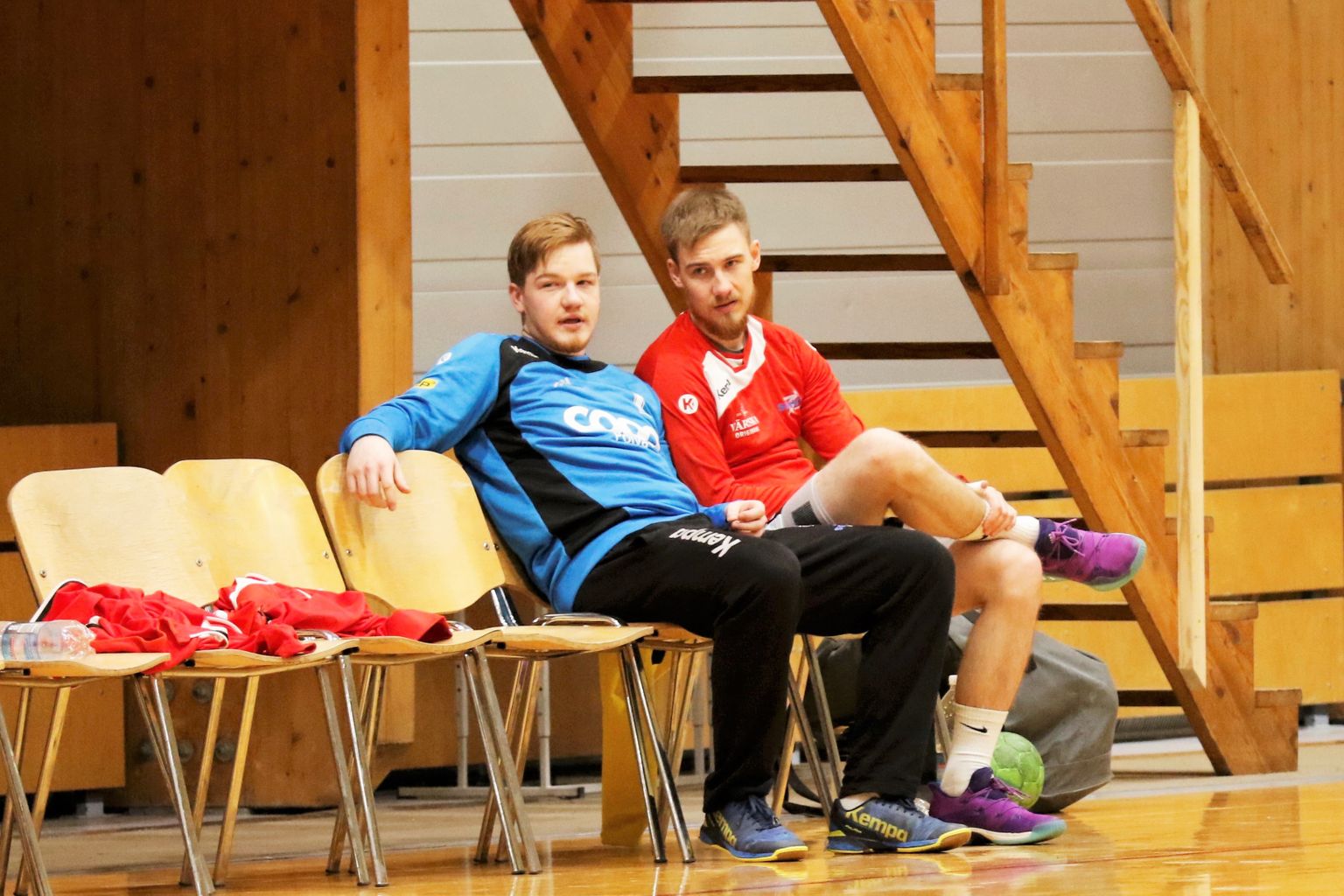 Poolajal vahetasid mõtteid Raiko Rudissaar (Põlva Serviti) ja Raivo Rudissaar (Coop Põlva).
