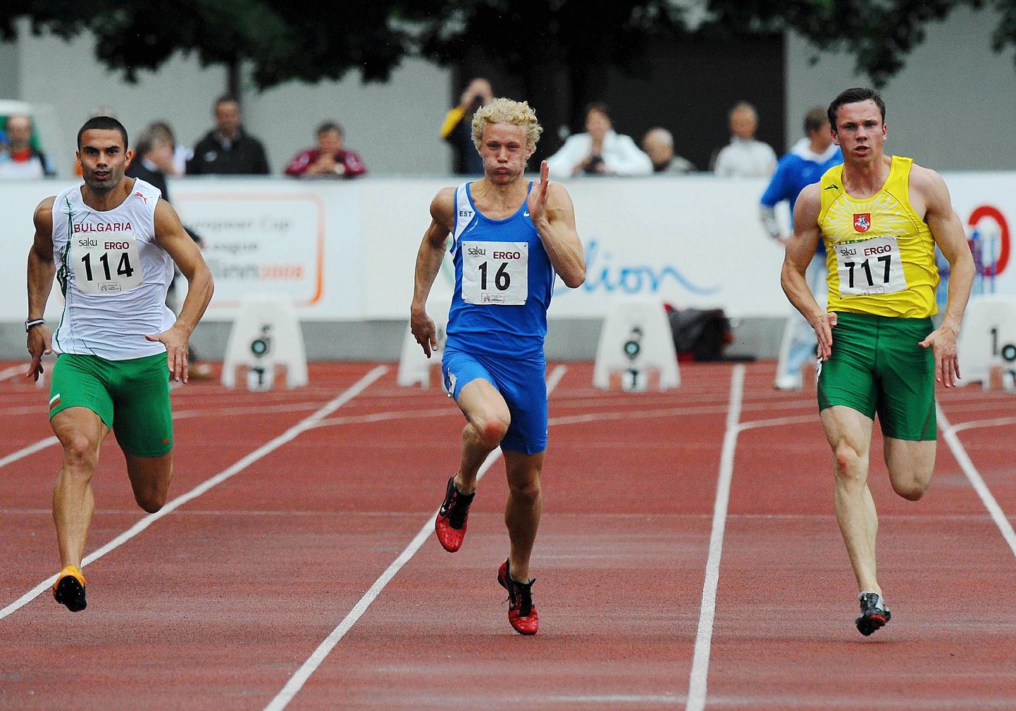 Marek Niit(keskel)sai 100 meetri jooksus kolmanda koha.
