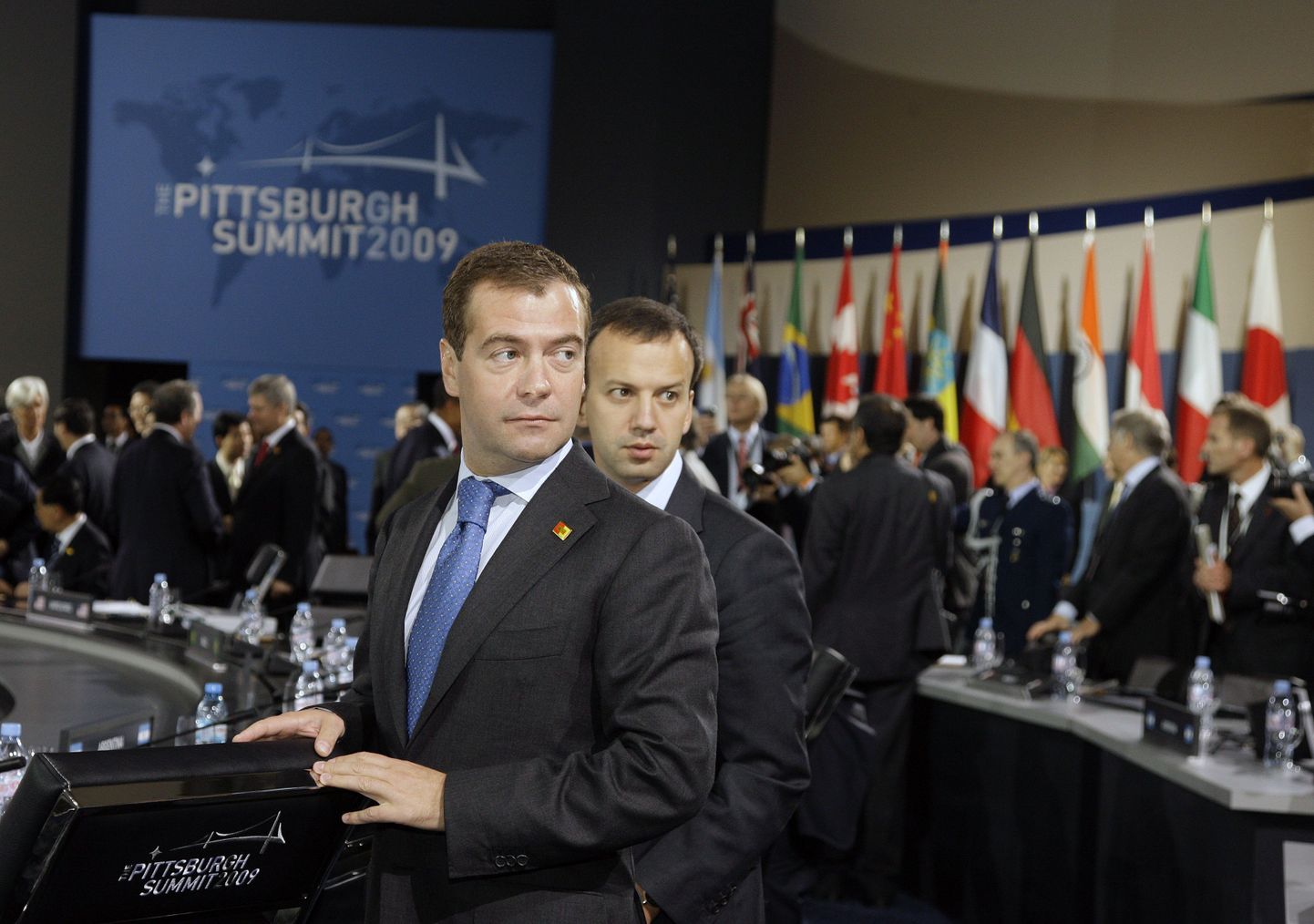 Vene president Dmitri Medvedev koos oma nõuniku Arkadi Dvorkovitšiga Pittsburghis.