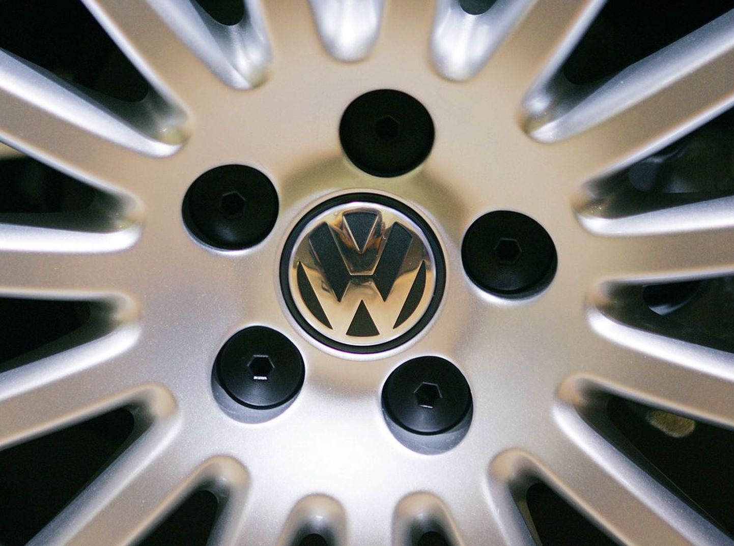 Эмблема Volkswagen. Иллюстративное фото