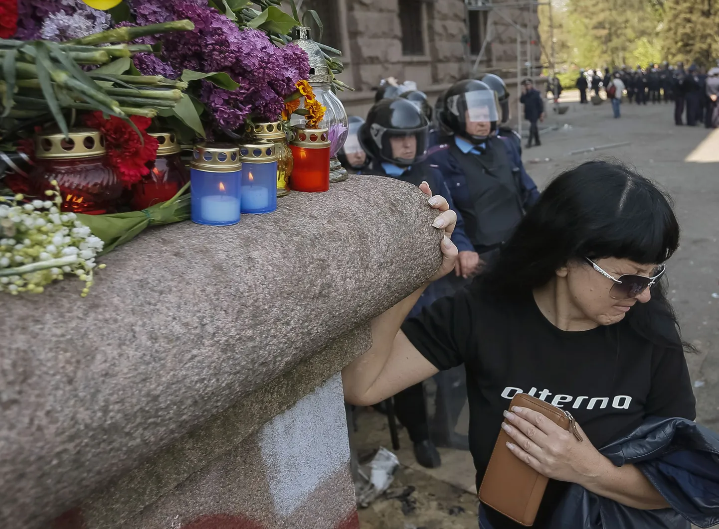 В связи с трагическими событиями 2 мая в Одессе объявлен трехдневный траур.