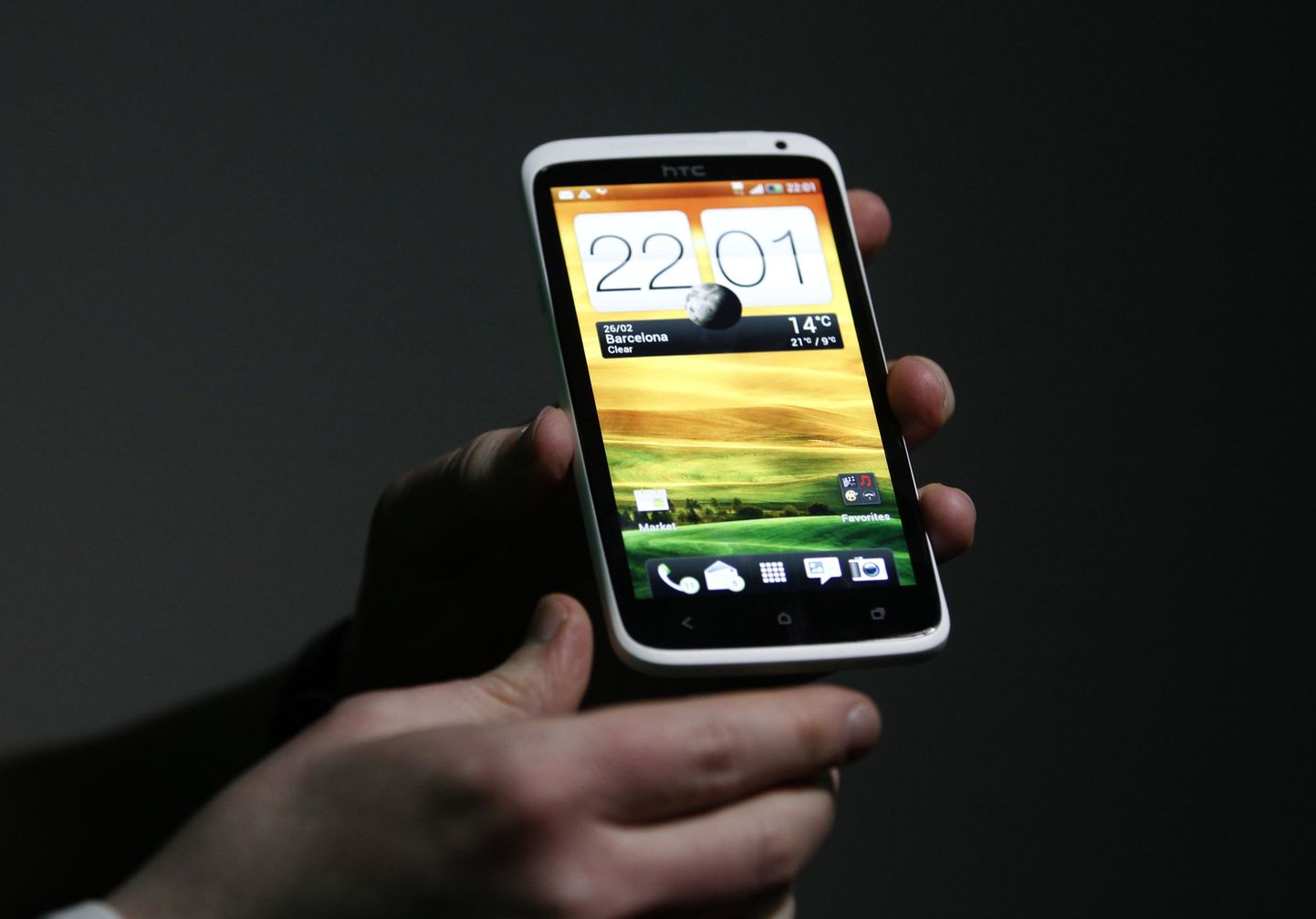 HTC nutitelefon. Pilt on illustreeriv.