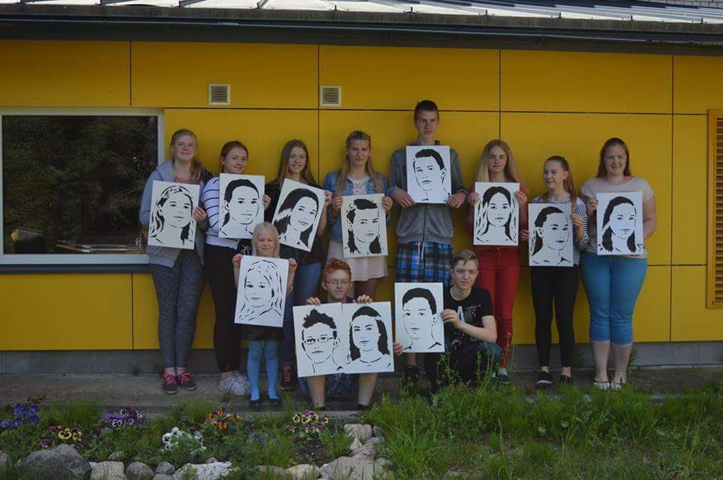 Tõstamaa noored külastasid Pärnu vangla põgenemistuba ja kunstnik von Bombi stencil-portreede õpituba.