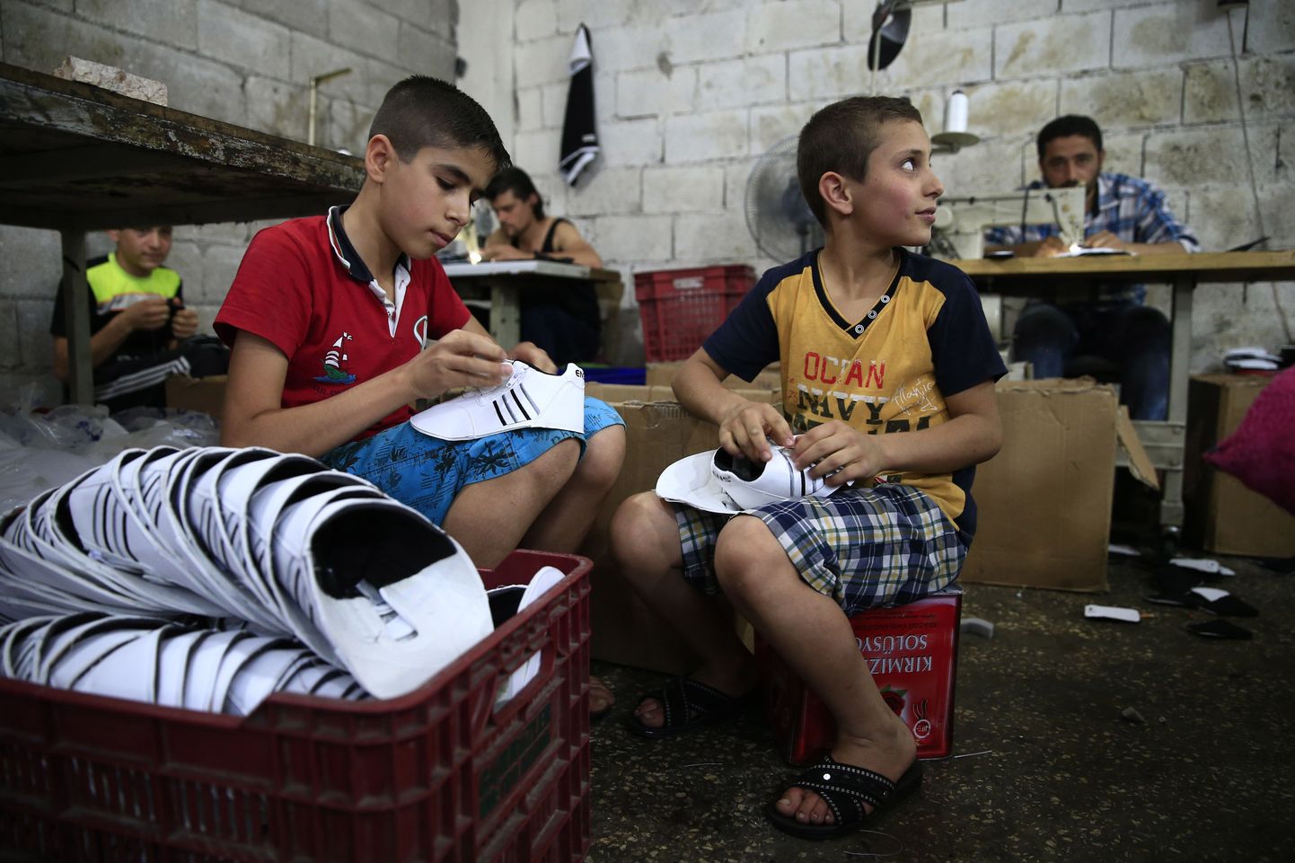 Süüria lapsed on hetkel sunnitud Türgis koolis käimise asemel töötama