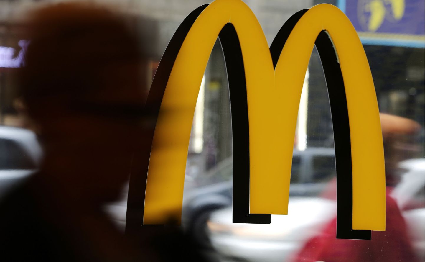 Lasnamäe McDonald's on hädas agressiivsete noortega.