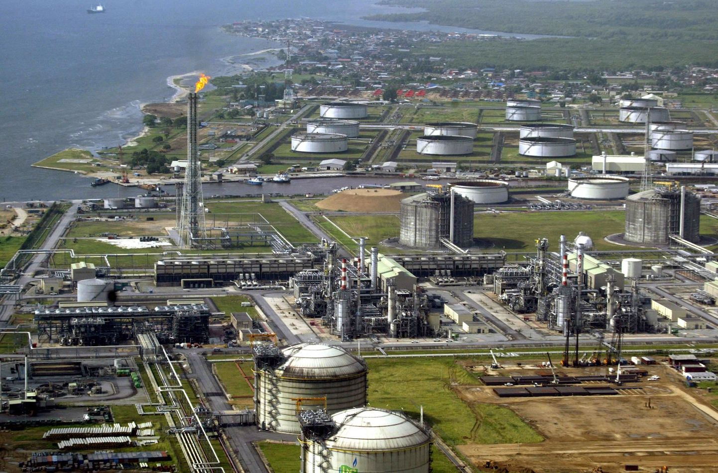 Nafta- ja gaasiterminalid Nigeri jõe deltas Bonny Islandil.