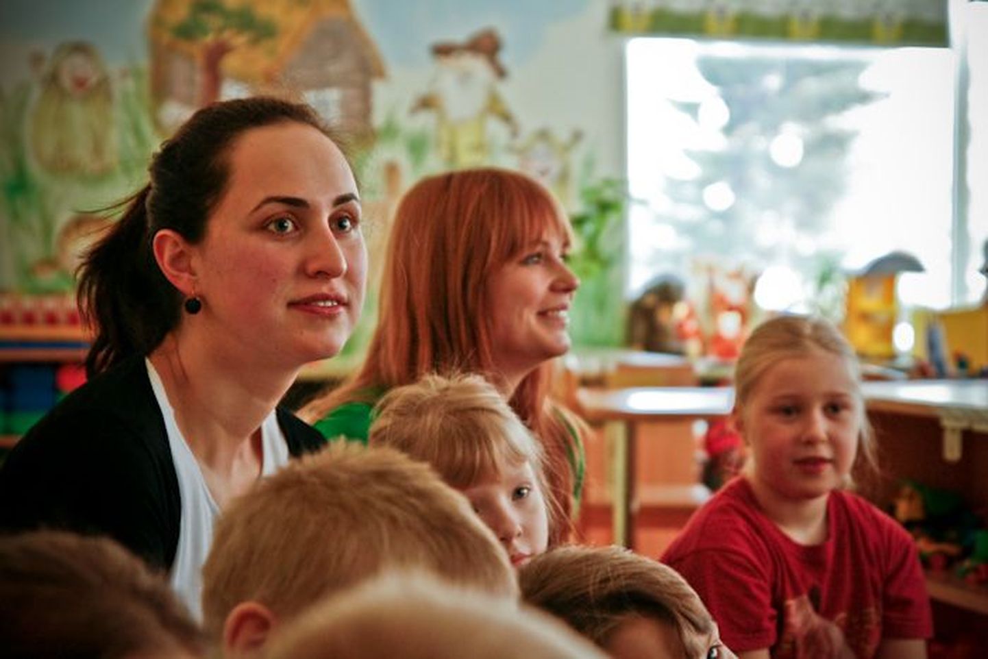 Rakvere Teatri näitleja Natali Lohk veetis terve päeva lasteaias Triin.