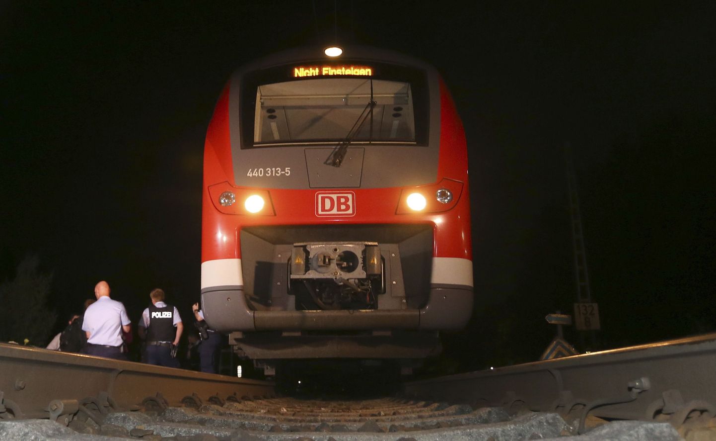 Würzburgis, Lõuna-Saksamaal ründas 17-aastane afgaan rongis reisivaid inimesi noa ja kirvega.