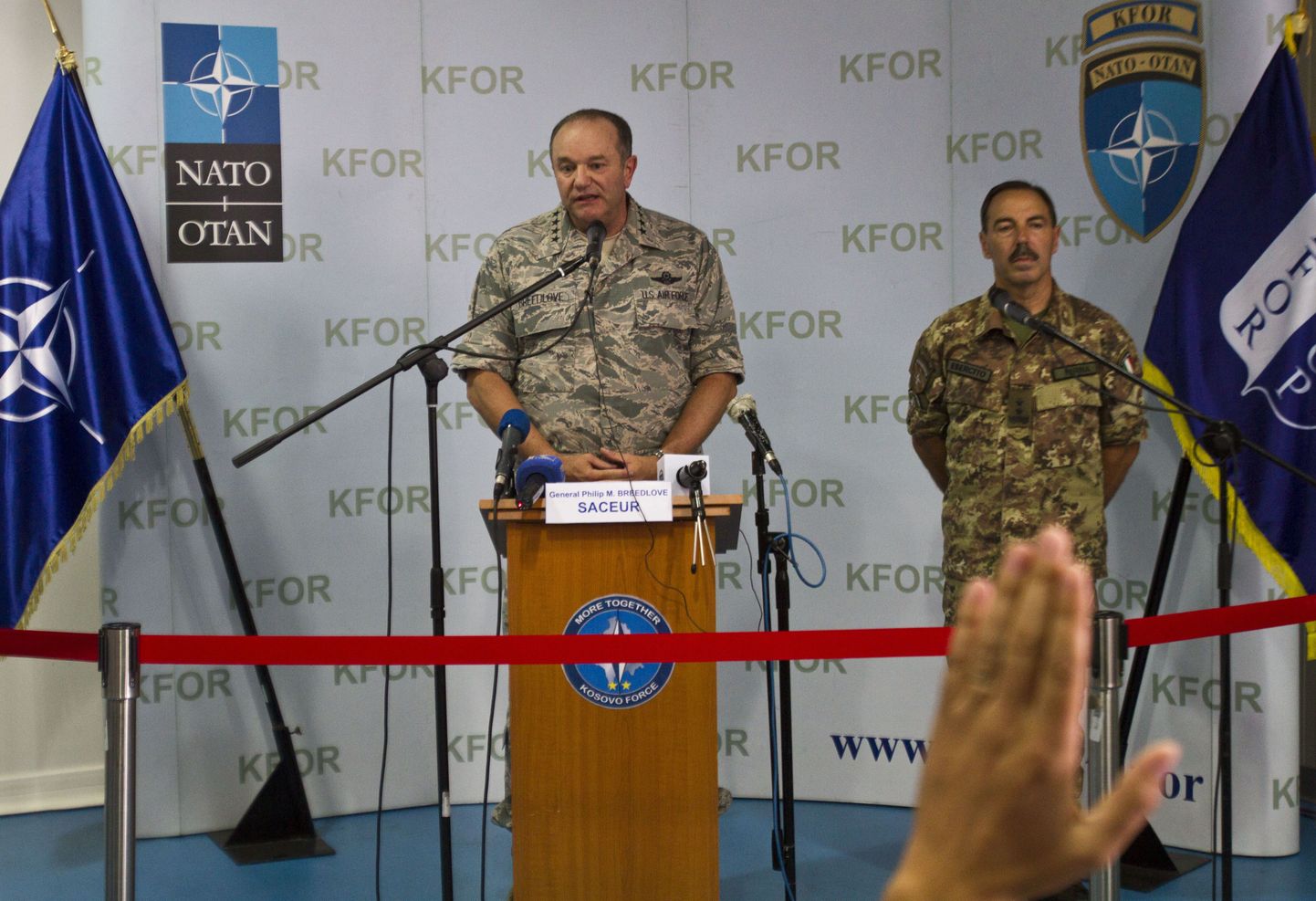 NATO Euroopa vägede juhataja kindral Philip Breedlove ja Brunssumi ühendväejuhatuse uus juht kindral Salvatore Farina
