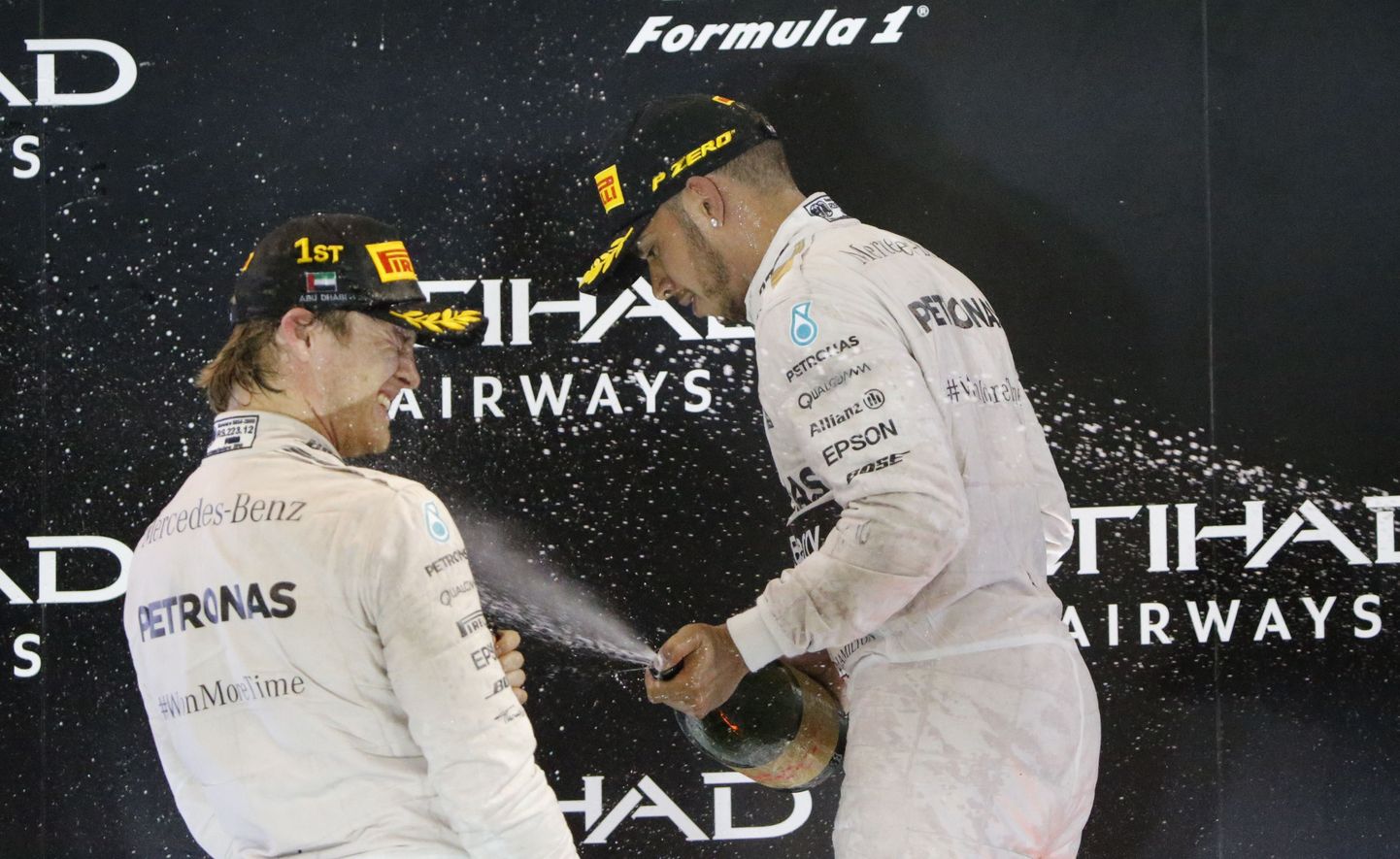 Lewis Hamilton ja Nico Rosberg (vasakul)