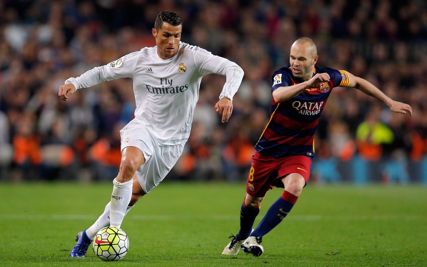 Madridi Reali staar Cristiano Ronaldo (vasakul) ja tema FC Barcelona ametivend Andres Iniesta.