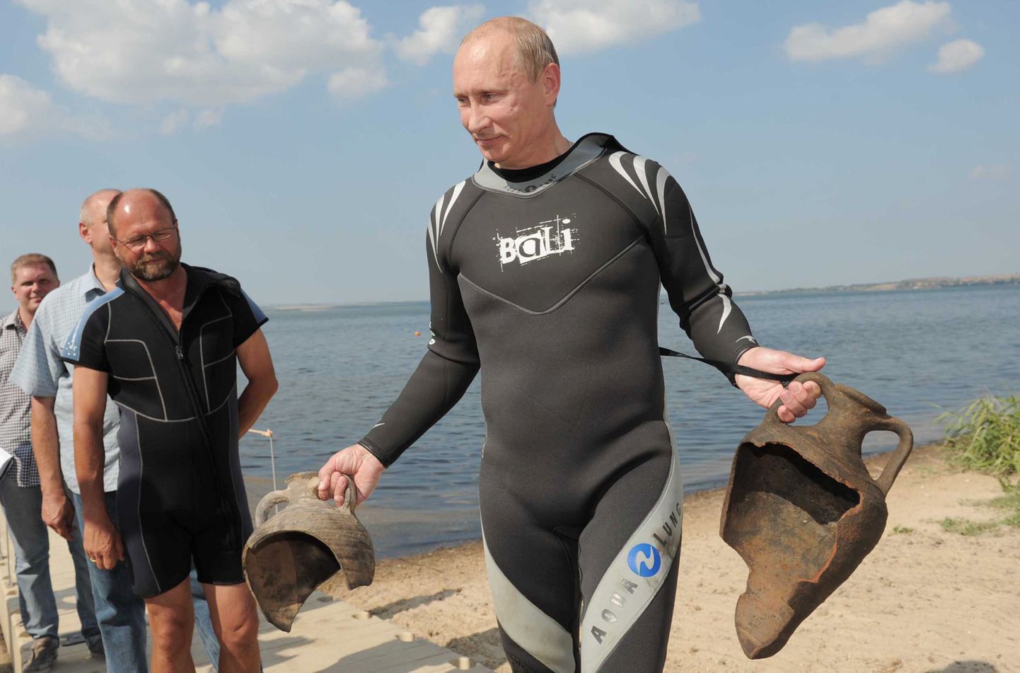 Vladimir Putin amforatega augustis 2011.