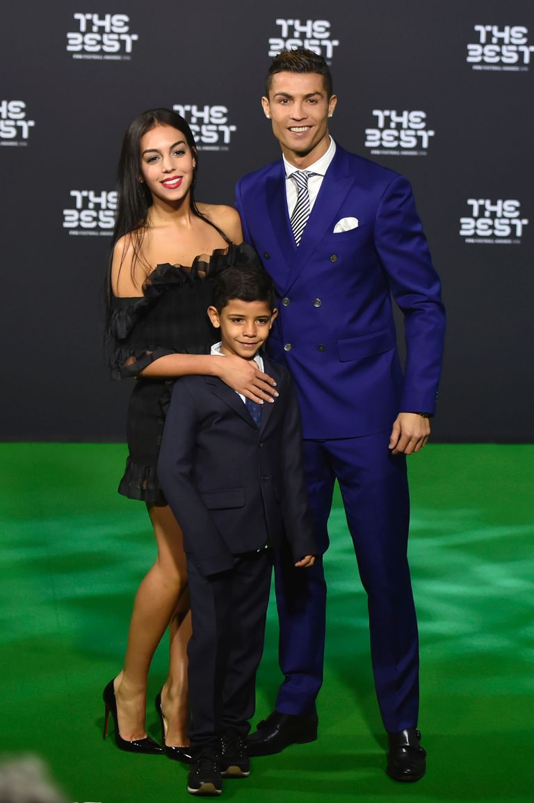 Cristiano Ronaldo koos uue tüdruksõbra Georgina Rodriguezega FIFA galal / Scanpix