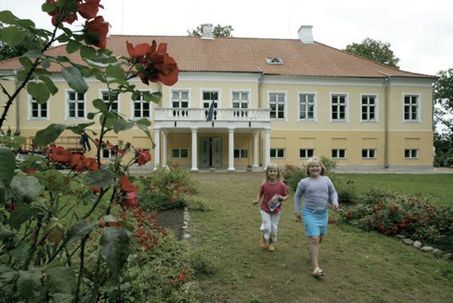 Viru-Nigula vallas on Vasta kool, Kundas ühisgümnaasium. Kas kaks kooli ühinenud omavalitsusse mahub, ei tea veel keegi.