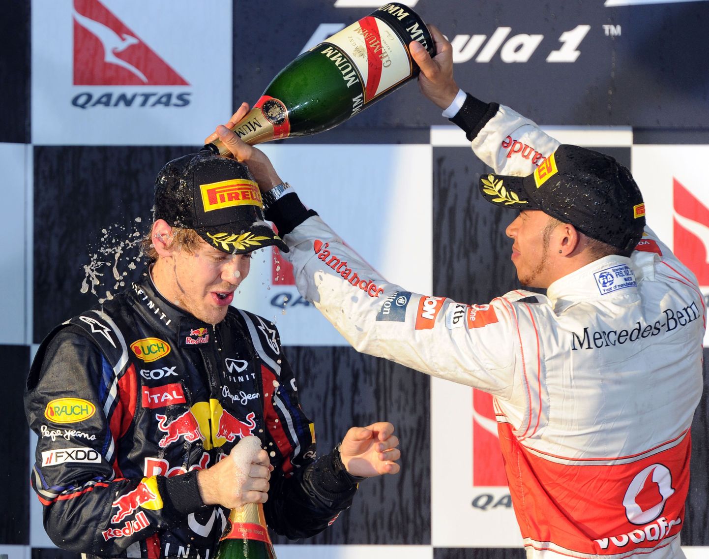 Sebastian Vettel (vasakul) ja Lewis Hamilton (paremal).