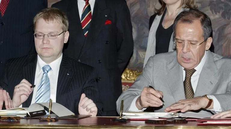 Urmas Paet ja Sergei Lavrov allkirjastasid piirilepped esimest korda 18. mail 2005 Moskvas. Foto: