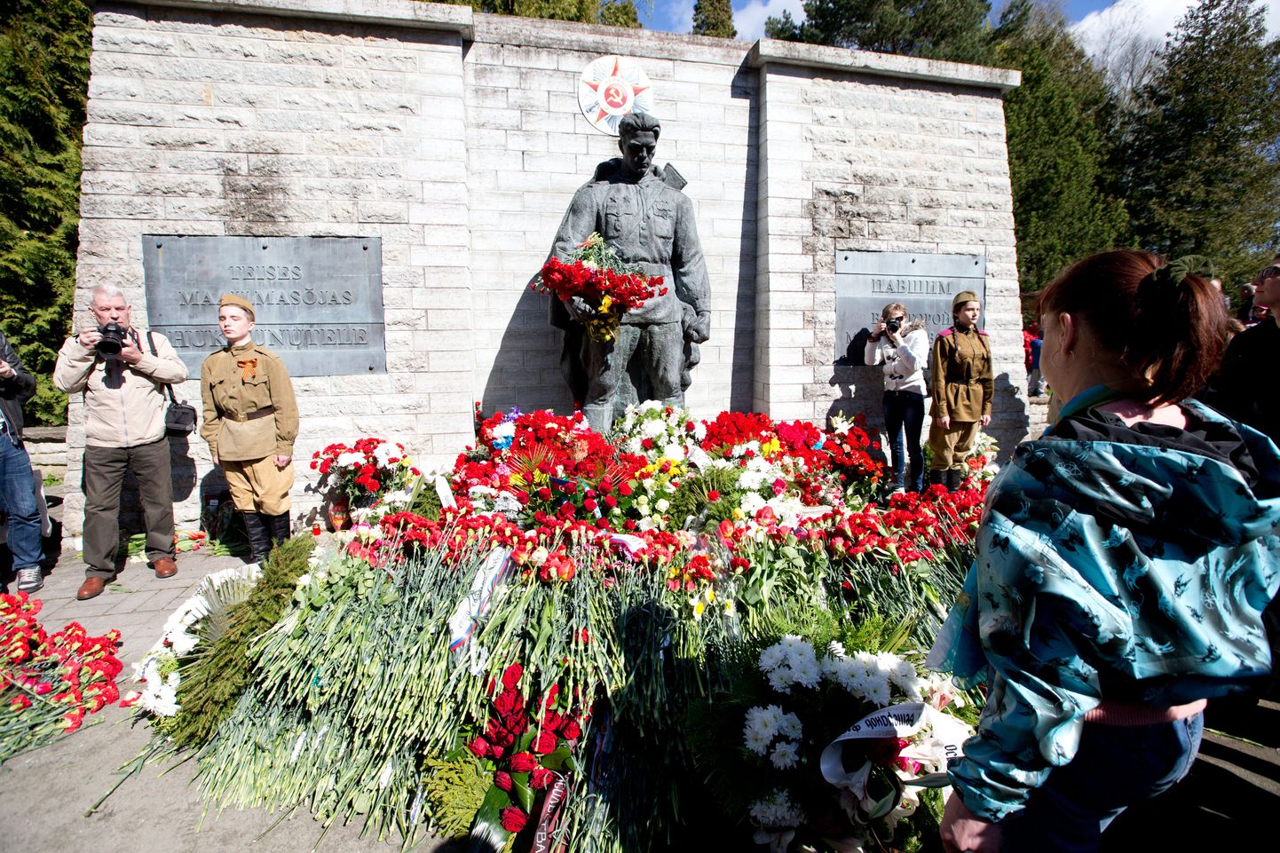 "Бронзовый солдат" на Военном кладбище.