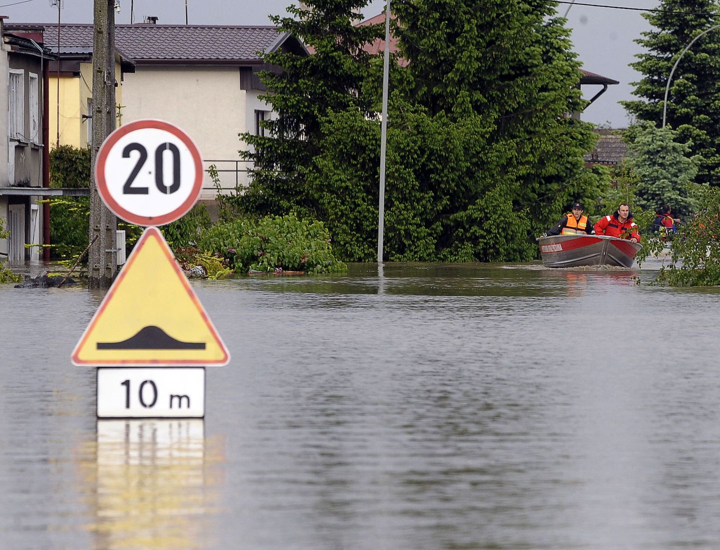 Poolat tabanud üleujutused.