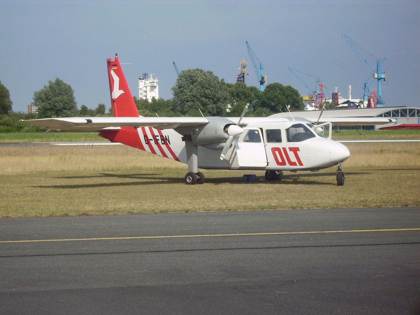 Õnnetusse sattunud väikelennuk oli sarnane Britten-Norman Islander.