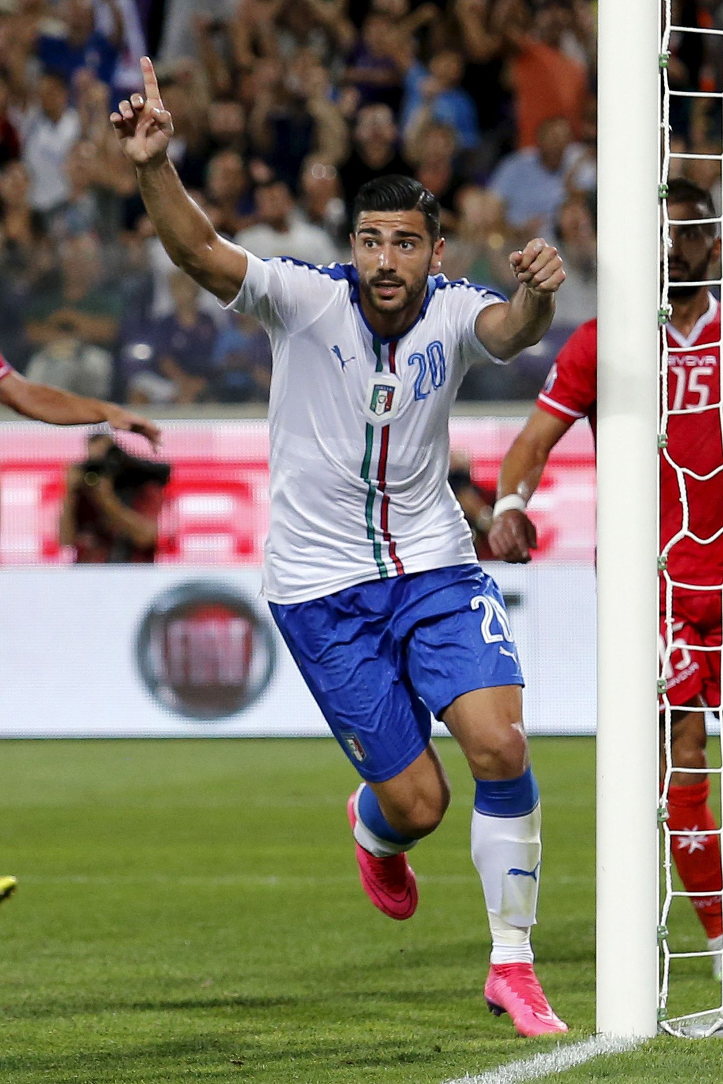 Футболист сборной Италии Пелле, забивший единственный гол своей команды в матче против Мальты.