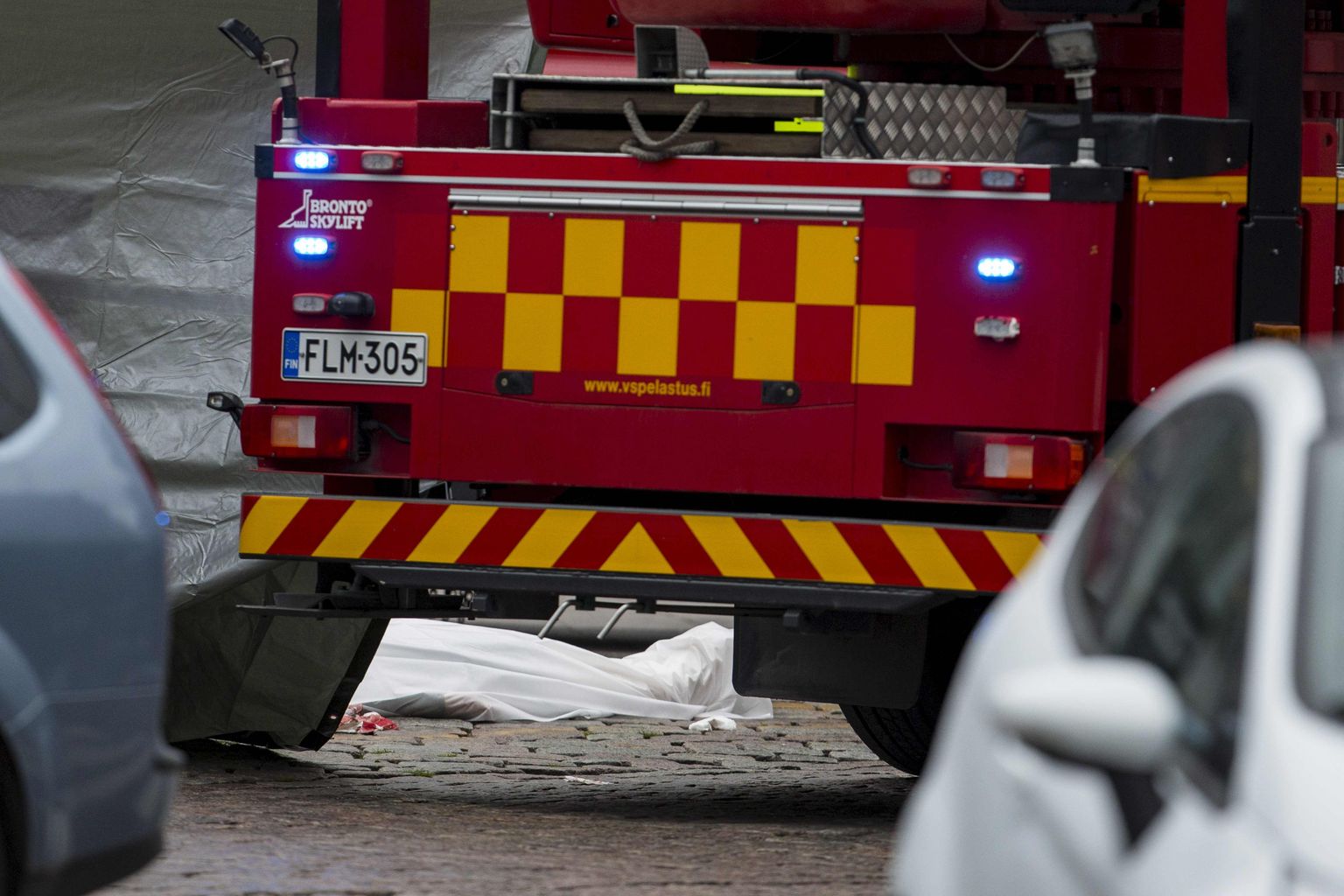 Lahti linna lähedal toimuvad kaubanduskeskuse kustutustööd.